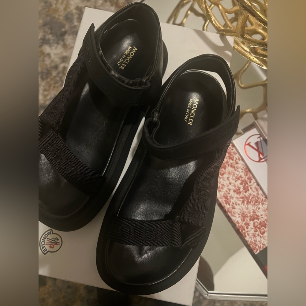 Moncler Catura sandals